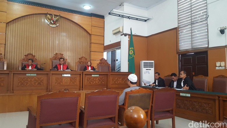 Bacakan Pleidoi, Pengacara: JAD Bukan Wadah Terorisme Bacakan Pleidoi, Pengacara: JAD Bukan Wadah Terorisme