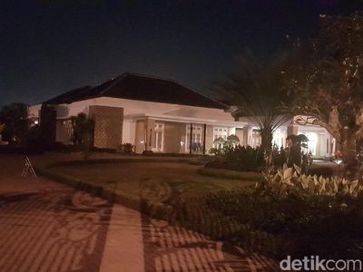 Foto: Ini Rumah Mewah Bupati Lampung Selatan yang Jadi Tersangka KPK