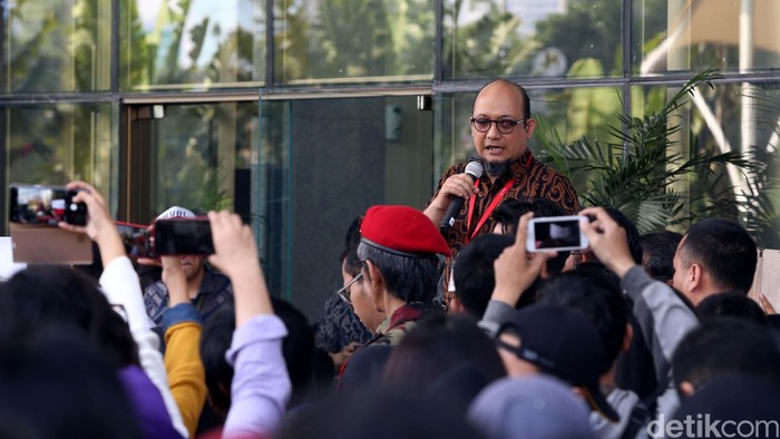 Ini yang Dilakukan Novel Baswedan saat Kembali Ngantor di KPK