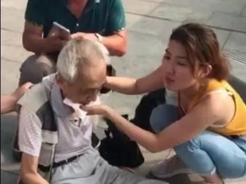 Selamatkan Nyawa Pria Tua di Stasiun, Mahasiswa Cantik Ini Viral