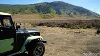Untuk menuju ke sini, kamu bisa naik mobil jip. Harga sewanya sekitar Rp 800 ribuan Pulang-Pergi (PP). (Wahyu/detikTravel)