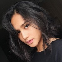 Ceyco tampaknya juga suka bermain makeup. Ini penampilannya saat pamer foto dengan makeup bibir ombre. Cantik banget! Foto: Instagram/@ceycogeorgia