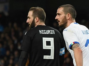 Chelsea dan Milan Dikabarkan Berlomba Dapatkan Higuain