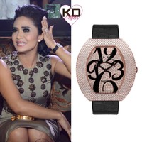 Jam tangan yang dipakai penyanyi Krisdayanti di pergelangan tangan kirinya ini merupakan keluaran brand Frank Muller. Jam seri ‘Infinity Diamonds’ itu harganya mencapai Rp 2,6 miliar. Foto: Instagram