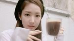 Manisnya Park Min Young Saat Menyesap Teh dan Makan Cake