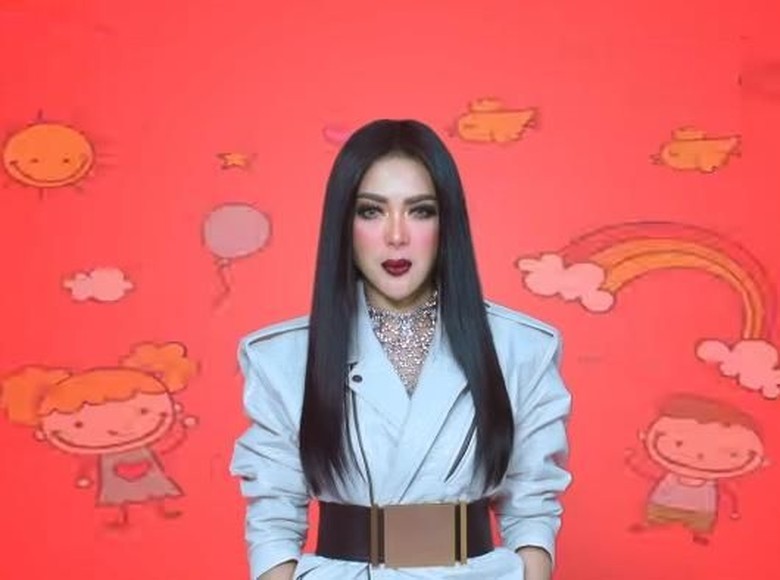 Langka, Syahrini Minta Dibully Habis-habisan Langka, Syahrini Minta Dibully Habis-habisan