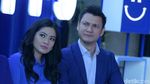 Happy Family! Gaya Serba Biru Titi Kamal dan Keluarga