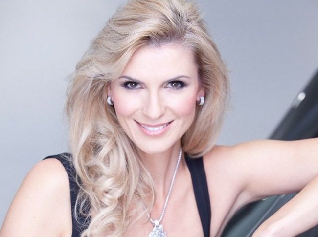 Michelle McLean mengukir sejarah sebagai wanita pertama dari Namibia yang memenangkan kontes Miss Universe di 1992. Pasca Miss Universe, Michelle lebih memilih membenamkan diri dalam berbagai kegiatan amal dan mendirikan yayasan amalnya sendiri, Michelle McLean Children Trust. Ia juga jadi pengusaha perhiasan. Foto: istimewa