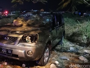 Buntut Kerusuhan Suporter di GBT, 5 Motor Terbakar 1 Mobil Rusak