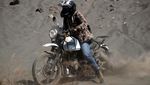 Foto: Menerabas Trek Ekstrem Bromo Naik Motor
