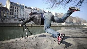 Saat fotografer mengabadikan fotografer. Foto: Brightside