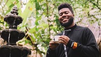 Khalid pun tampak kagum dengan keindahan alam di Bali seperti yang ditulis di captionnya itu. Dok. Instagram/thegr8khalid