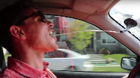 YouTuber Ini Ubah Wiper Kaca Mobil Jadi Tempat Minum Otomatis