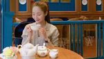 Manisnya Park Min Young Saat Menyesap Teh dan Makan Cake