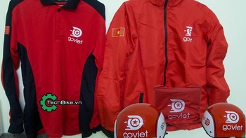 Begini perlengakapan driver jelmaan Go-Jek ini, setelah mereka mendaftarkan diri ke Go-Viet. Foto: Facebook CLB Go-Viet HCM