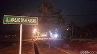 Rumah pribadi adik Ketua MPR Zulkifli Hasan ini terletak di Jl Masjid Bani Hasan, Kalianda, Lampung Selatan. Di sampingnya, berdiri Masjid Bani Hasan dan pondok pesantren dengan nama yang sama.