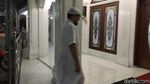 Senyum Semangat Novel Baswedan yang Hari Ini Ngantor Lagi di KPK