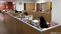 BNI Tokyo memiliki jumlah karyawan sekitar 30-an orang. Dari total karyawan tersebut, sebagian besar di antaranya merupakan tenaga kerja lokal.