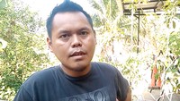 Saya rekam lalu di zoom ternyata bentuknya seperti layang-layang besar bercahaya oranye, di bawahnya ada lampu-lampu, sekitar beberapa detik langsung menghilang. Melihat di internet benda ini mirip seperti ufo, banyak contoh gambarnya, bebernya.  (Foto: Dok. Istimewa)