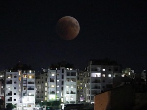 Gerhana Bulan Total Terlama Abad Ini Berangsur Usai