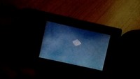 Awalnya saya mengira itu pesawat terbang, tapi biasanya lampunya berkedip-kedip, kalau yang ini tidak berkedip, ujar seorang warga bernama Rudiat yang mengabadikan UFO tersebut saat ditemui di rumahnya sambil menunjukan video rekamannya Sabtu (28/7). (Foto: Dok. Istimewa)
