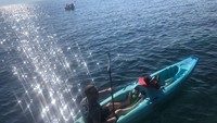 Liburan naik kayak sama anak, tetap menggerakkan tubuh. (Foto: Facebook/Mark Zuckerberg)