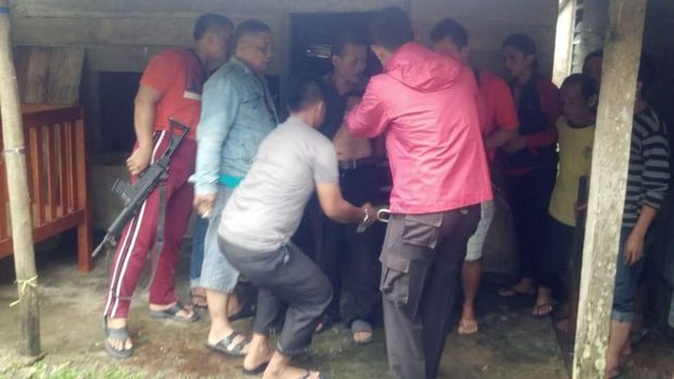 tersangka Fosimema  ditangkap polisi lagi karena tepergok masuk ke rumah warga.