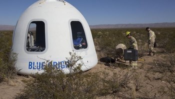 Ini adalah kapsul yang akan membawa penumpang manusia, yang nantinya akan dilesatkan oleh roket New Shepard sebelum melayang kembali ke Bumi. Foto: istimewa 