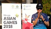 Mengenakan kaos biru, berkacamata dan topi hitam Menteri Keuangan Sri Mulyani Indrawati mengajak anak muda untuk menjaga kesehatan dan kebugaran tubuh.Foto: Dok. Instagram Sri Mulyani Indrawati @smindrawati