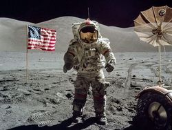 Potret Bersejarah Para Astronot Injak Permukaan Bulan