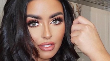 Dari gadis desa di Pennsylvania kini ia bisa tinggal dan hidup glamour di Los Angeles. Datang satu pesta ke pesta lain hingga melakukan perawatan kecantikan mewah. Foto: dok. Instagram (abigailratchford)
