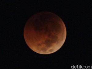 Gerhana Bulan Serigala Sapa Bumi Bulan Ini