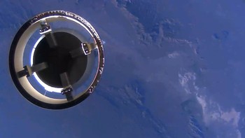 Bezos berharap wisata pertama ke luar angkasa dapat diwujudkan perusahaannya pada tahun-tahun ini. Belum ada informasi soal tiketnya. Pastinya akan sangat mahal. Foto: istimewa 