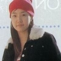 Setelah meraih popularitas dan foto-foto masa lalunya ketika belum operasi plastik tersebar, Park Min Young mengakui hal itu tak mudah. Namun dia tidak mau terpuruk. Masa lalu memang penting, tapi aku harap orang-orang lebih fokus melihat masa sekarang, katanya. Foto: ist.