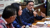 Isu mengenai tokoh yang akan menemani petahana untuk maju kembali dalam Pilpres pun tak dilewatkan untuk dibahas dalam diskusi tersebut.