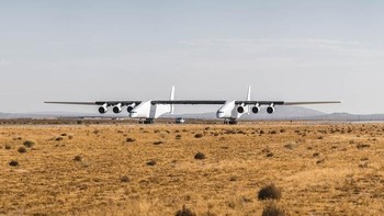 Pesawat terbang yang diklaim sebagai yang terbesar di planet bumi ini diberi nama Stratolaunch. Dikembangkan oleh Paul Allen, co-founder dari Microsoft. Foto: istimewa
