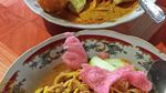 Aduh Lamaknyo! Sarapan Katupe Pical  yang Gurih-gurih Pedas