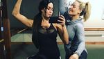 Sisi Lain Nikki Bella, Pegulat Mantan Tunangan John Cena yang Suka Yoga