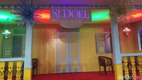 Gala premier film Si Doel The Movie mulai digelar di Epicentrum Kuningan, Jakarta Selatan. Gelaran tersebut terlihat sangat meriah.  Foto: Premier Si Doel The Movie (Saras/detikHOT)