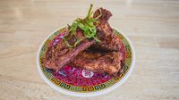Anti Mainstream! Di Tempat Ini Ada Iga Goreng dan Dim Sum yang Digulung Daging