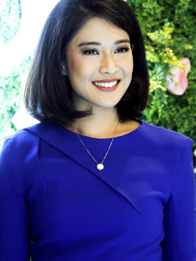 Koleksi perhiasan hasil kurasi tersebut terdiri dari liontin, cincin, dan anting dalam empat desain yang feminin dan klasik sehingga cocok untuk dipadupadankan dalam penampilan sehari-hari.  Foto: Foto: Mohammad Abduh/Wolipop