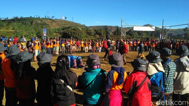 Ratusan Pecinta Alam Ramaikan Jambore Jejak Petualang di Gunung Prau