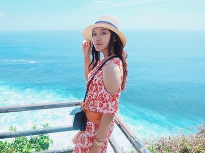 Foto: Gaya Liburan Atlet Voli Cantik Pungky Afriecia