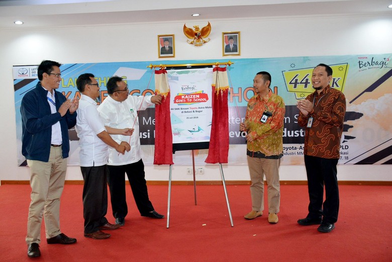 Toyota coba berpartisipasi aktif dengan menggelar program Kaizen Goes to School 2018 Foto: dok. Toyota Toyota coba berpartisipasi aktif dengan menggelar program Kaizen Goes to School 2018 Foto: dok. Toyota