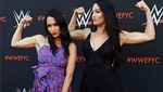Sisi Lain Nikki Bella, Pegulat Mantan Tunangan John Cena yang Suka Yoga