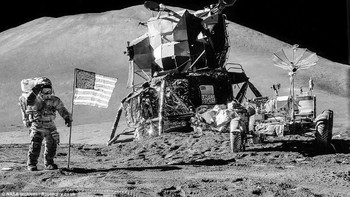Astronot AS David Scott dan James Irwin menghabiskan waktu 3 hari di bulan dalam misi Apollo 15. Foto: NASA