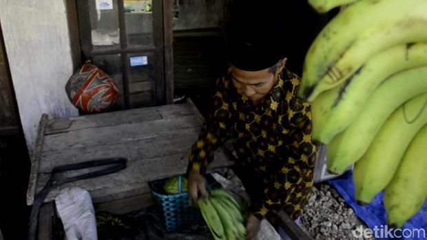 Menyambangi Rizal, Juara Nasional Lari 'Nyeker' 1.000 Meter