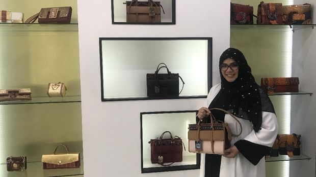 Pengusaha Ini Berhasil Bawa Tas Tenun Tembus Pasar Global