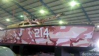 Tank boat tersebut istimewa karena merupakan kapal tempur yang bisa dioperasikan tidak hanya di laut tapi juga di perairan kecil seperti kawasan pantai, rawa, dan sungai. Kapal dengan spesifikasi tersebut belum pernah diproduksi sebelumnya oleh industri kapal dunia.