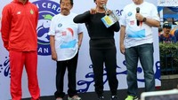 Zohri juga mengaku lebih suka makan ikan ketimbang daging. “Saya lebih suka ikan daripada daging. Biasanya makan ikan kembung yang banyak di kampung saya sama ikan tongkol. Ikan banyak protein, biar cerdas biar pintar. Ayo makan ikan biar sehat dan cerdas,” ajak Zohri. Foto: Dok: KKP
